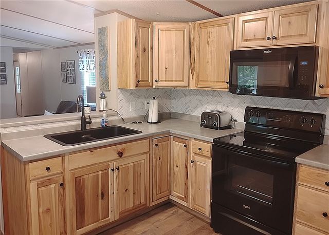 451 North Leroy Road, Seneca, SC 29672