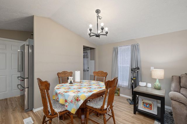 23264 Lawrence 2230, Aurora, MO 65605