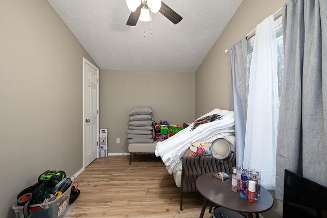 23264 Lawrence 2230, Aurora, MO 65605