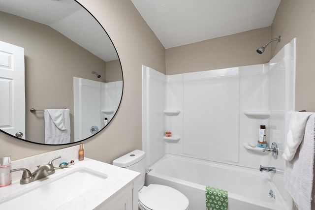 23264 Lawrence 2230, Aurora, MO 65605