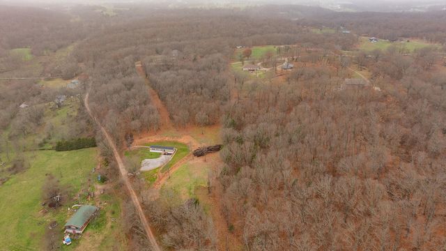 23264 Lawrence 2230, Aurora, MO 65605