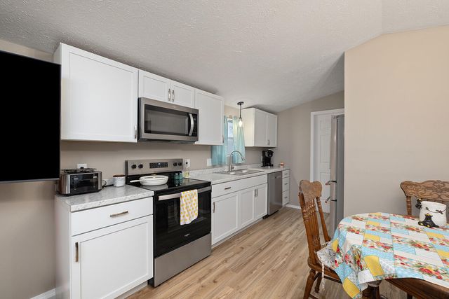 23264 Lawrence 2230, Aurora, MO 65605