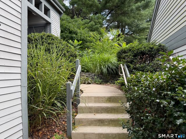 4 Sweetbriar Lane 4, Avon, CT 06001