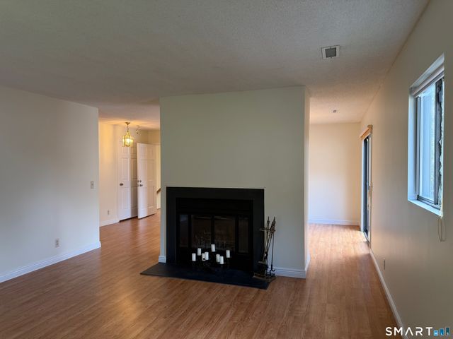 4 Sweetbriar Lane 4, Avon, CT 06001