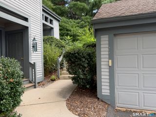 4 Sweetbriar Lane 4, Avon, CT 06001