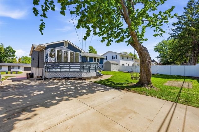 1195 McGowan Boulevard, Marion, IA 52302