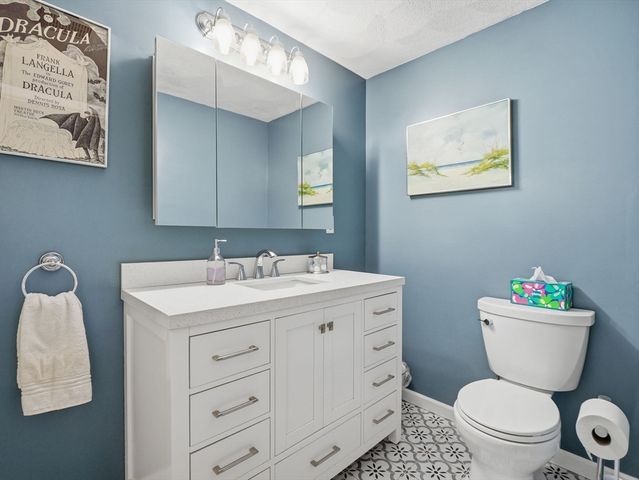 93 Quail Run 93, Tewksbury, MA 01876