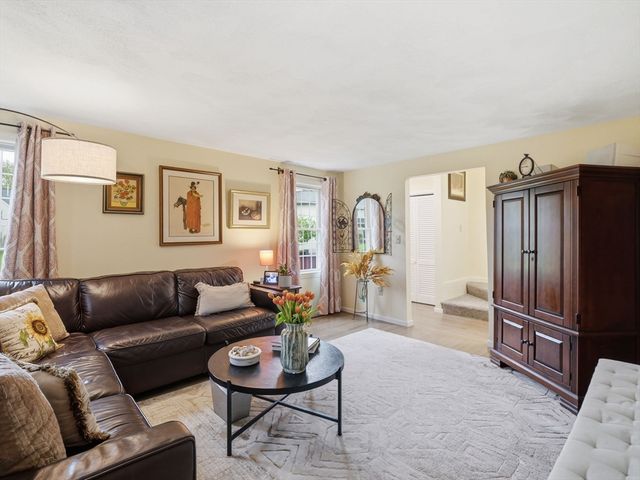93 Quail Run 93, Tewksbury, MA 01876