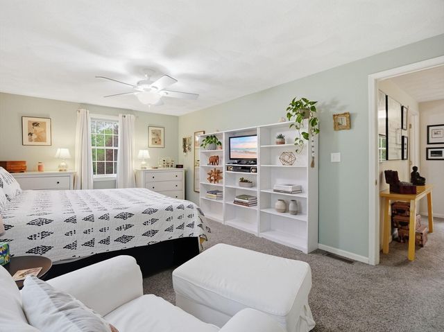 93 Quail Run 93, Tewksbury, MA 01876