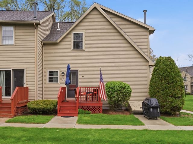 93 Quail Run 93, Tewksbury, MA 01876