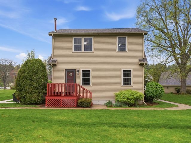 93 Quail Run 93, Tewksbury, MA 01876