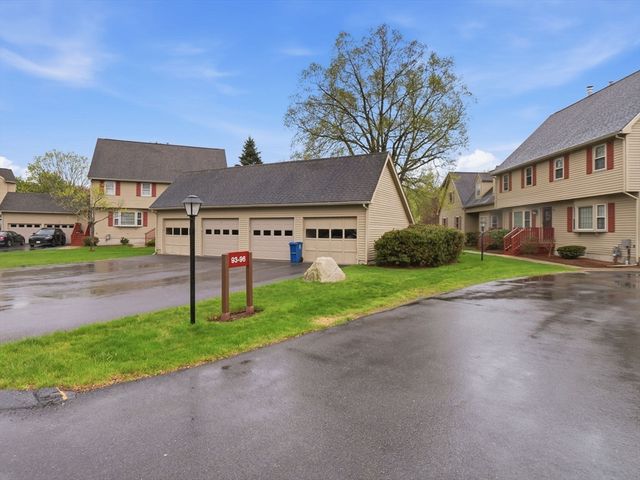 93 Quail Run 93, Tewksbury, MA 01876