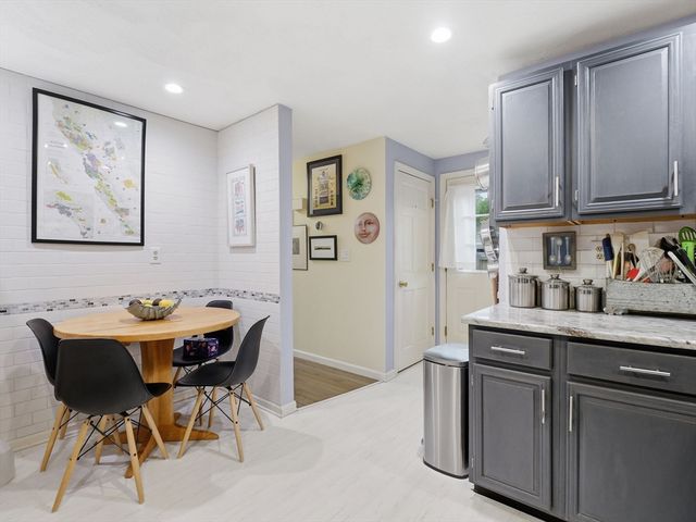 93 Quail Run 93, Tewksbury, MA 01876