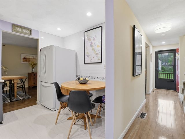 93 Quail Run 93, Tewksbury, MA 01876
