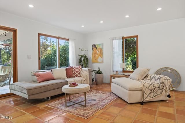 1195 Rancho Court, Ojai, CA 93023