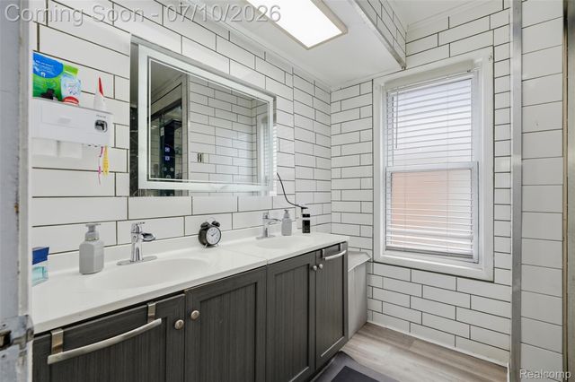 6242 Calhoun Street, Dearborn, MI 48126