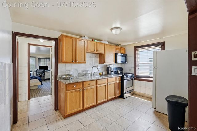 6242 Calhoun Street, Dearborn, MI 48126