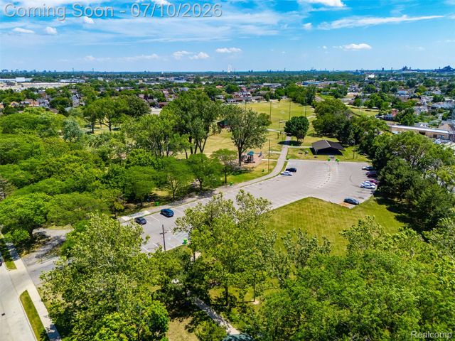 6242 Calhoun Street, Dearborn, MI 48126