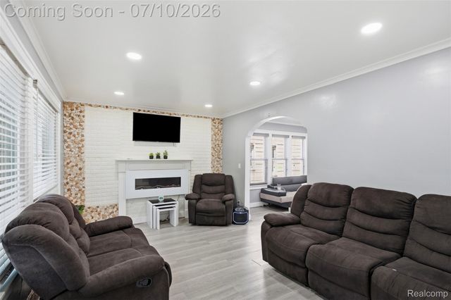 6242 Calhoun Street, Dearborn, MI 48126
