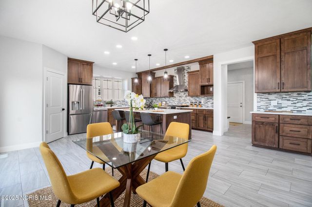 3688 Turtle Creek Drive, Perrysburg, OH 43551