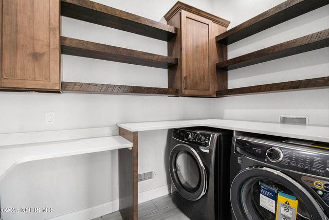 3688 Turtle Creek Drive, Perrysburg, OH 43551