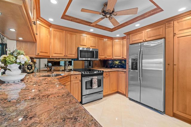 2731 NE 14th Street Causeway 923, Pompano Beach, FL 33062