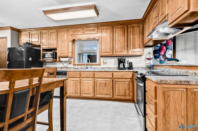 128 Hillside Drive, Huntsville, AL 35811