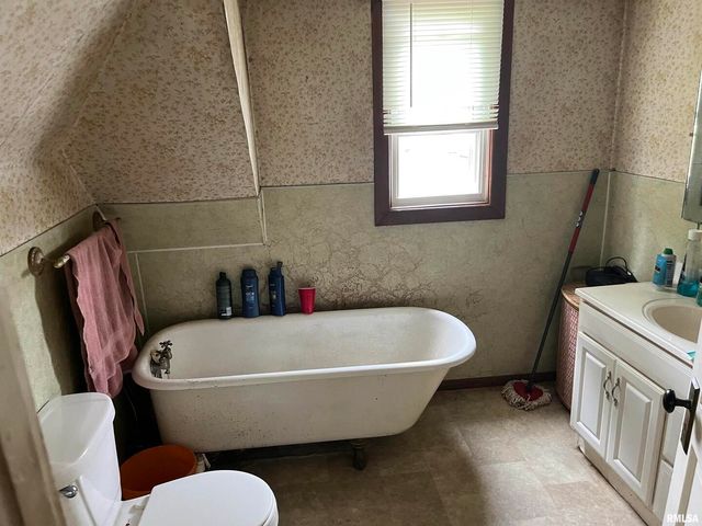 404 N BEECH Street, Centralia, IL 62801