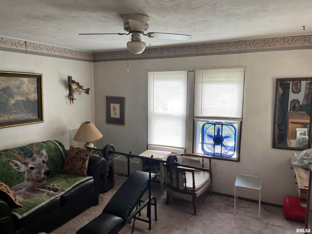 Image 12 of property listing at 404 N BEECH Street, Centralia, IL 62801