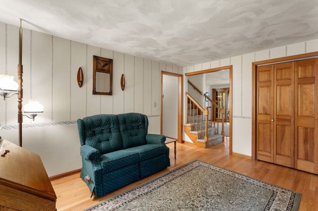 187 Thayer St, Millville, MA 01529
