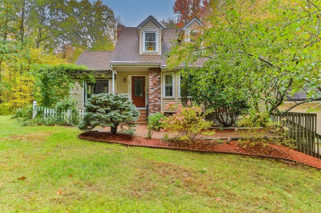 187 Thayer St, Millville, MA 01529