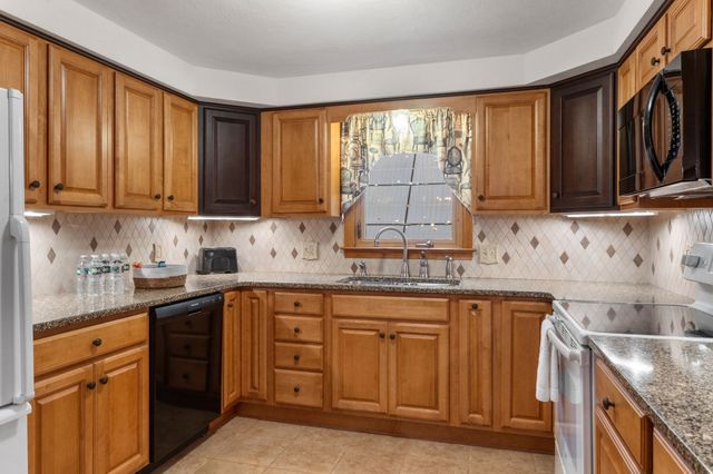 187 Thayer St, Millville, MA 01529