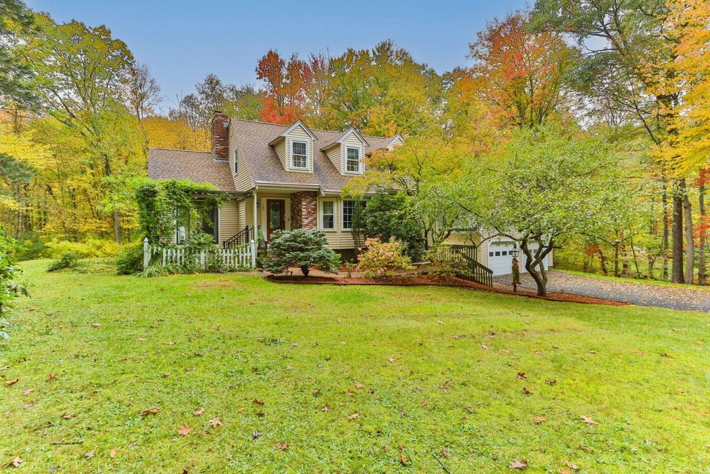 187 Thayer St, Millville, MA 01529