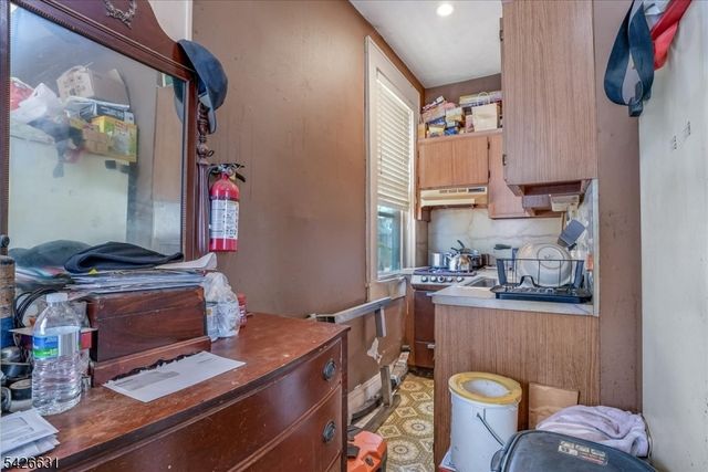 43 Maitland Pl, Garfield City, NJ 07026