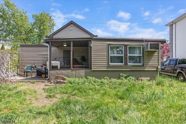 43 Maitland Pl, Garfield City, NJ 07026
