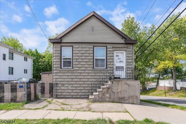 43 Maitland Pl, Garfield City, NJ 07026