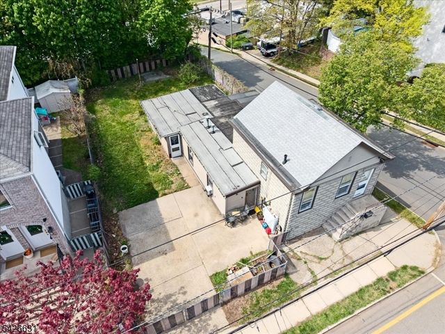 43 Maitland Pl, Garfield City, NJ 07026