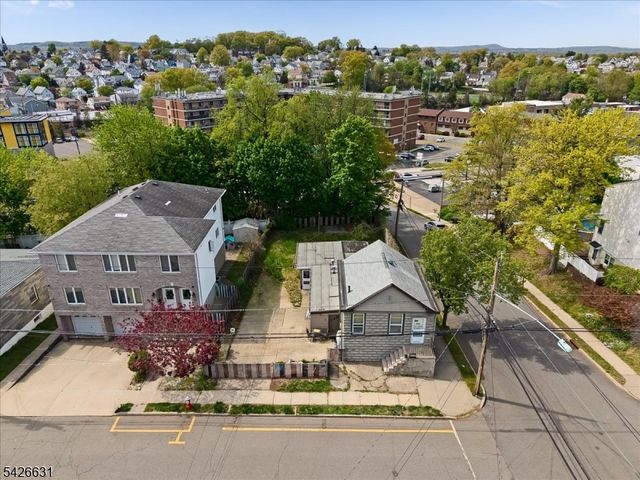 43 Maitland Pl, Garfield City, NJ 07026