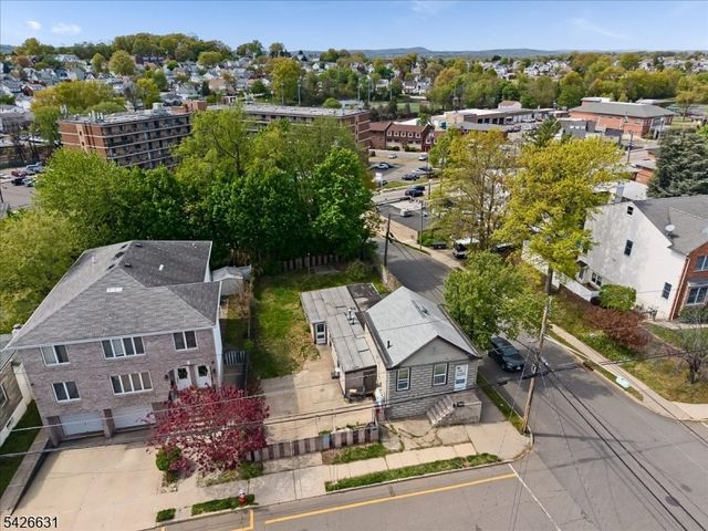 43 Maitland Pl, Garfield City, NJ 07026