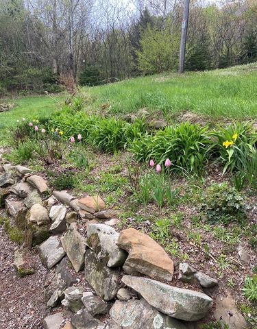 S9220 Hillview Road, Fall Creek, WI 54742