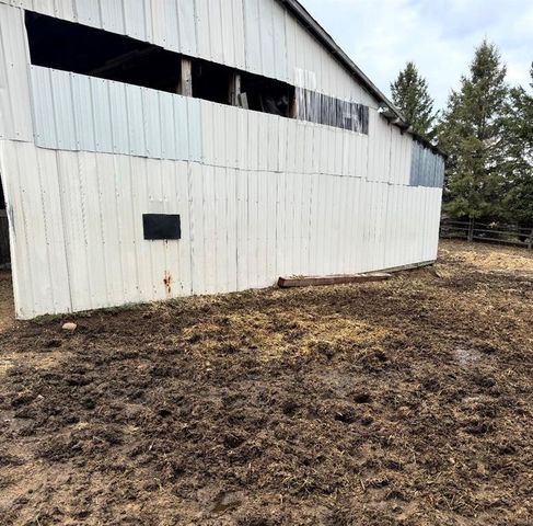 S9220 Hillview Road, Fall Creek, WI 54742