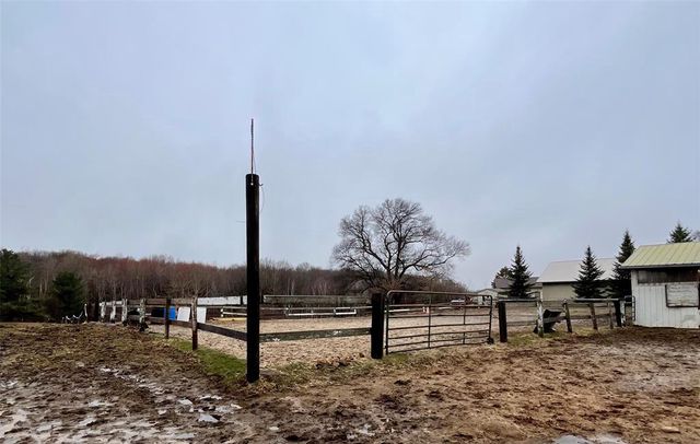 S9220 Hillview Road, Fall Creek, WI 54742