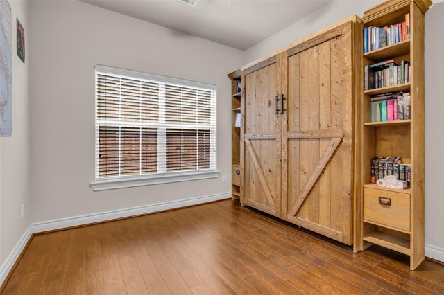 2835 Clinton Drive, Houston, TX 77020
