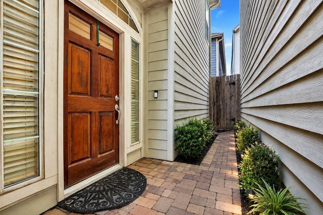 2835 Clinton Drive, Houston, TX 77020