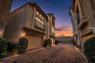 2835 Clinton Drive, Houston, TX 77020