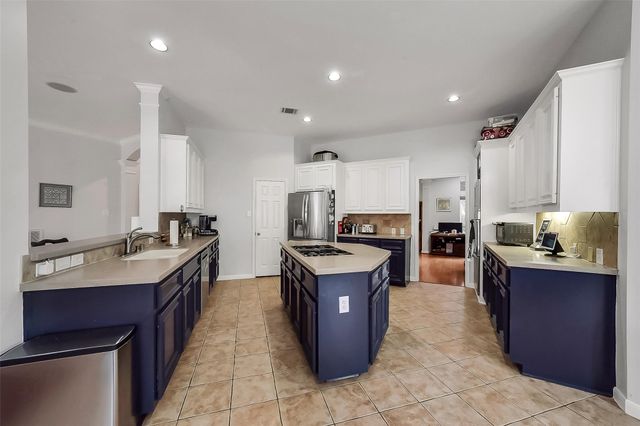205 Trail Bend Lane, Friendswood, TX 77546
