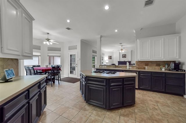 205 Trail Bend Lane, Friendswood, TX 77546