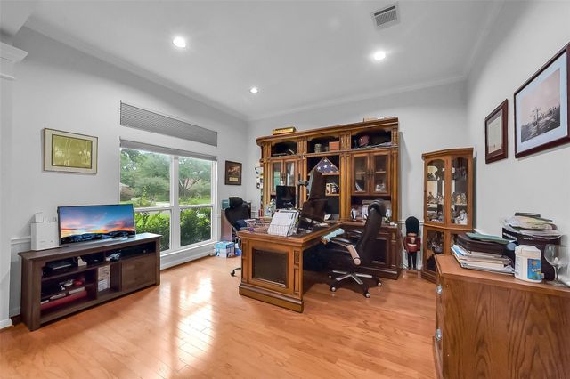 205 Trail Bend Lane, Friendswood, TX 77546
