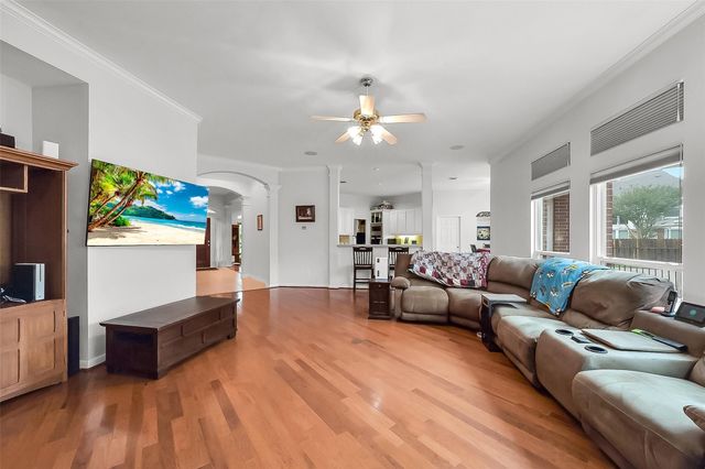 205 Trail Bend Lane, Friendswood, TX 77546