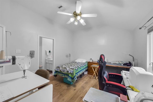205 Trail Bend Lane, Friendswood, TX 77546